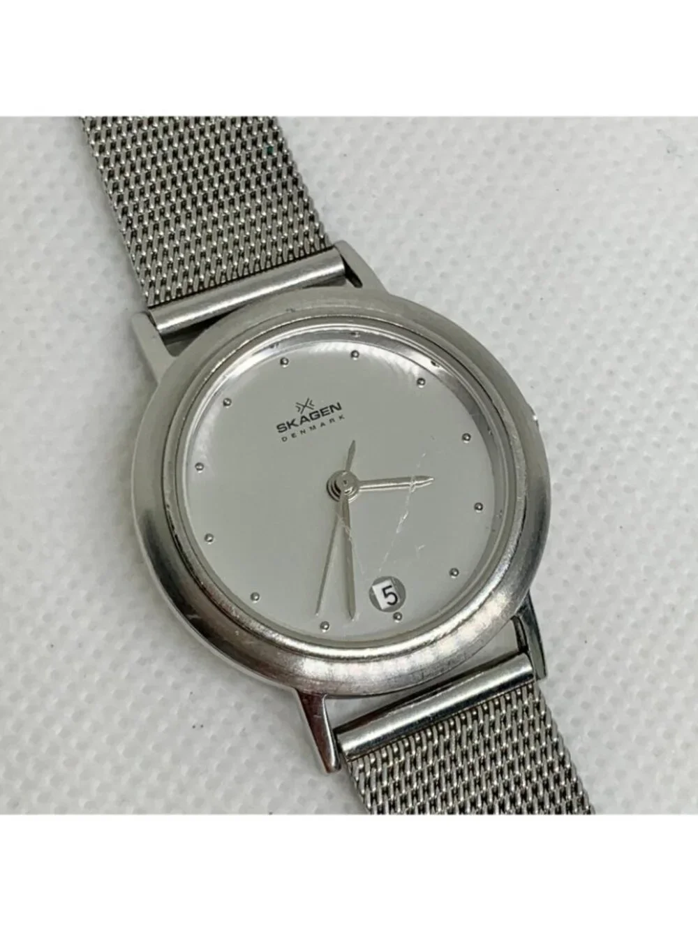 Skagen women’s watch date all stainless steel 28mm quartz mesh band running